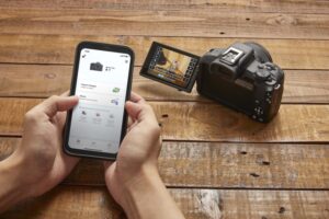 Canon Hadirkan Kamera Mirrorless Ringkas Canon EOS R50, Bikin Konten Berkualitas Jadi Makin Mudah , Inilah Harga dan Spesifikasinya