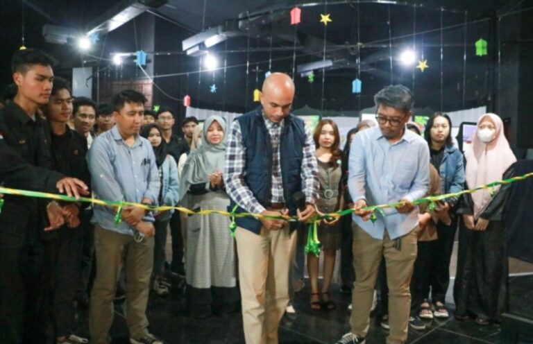 STT Bandung Gelar Pameran Ilustrasi hingga Talkshow yang Diselenggarakan Mahasiswa Jurusan DKV