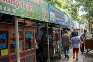 Kuliner PKL Sultan Agung Kota Bandung Kini Senyaman Resto, Harga Depan Toko