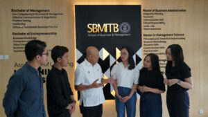 Teten Masduki Ajak Mahasiswa SBM ITB Jadi Pengusaha