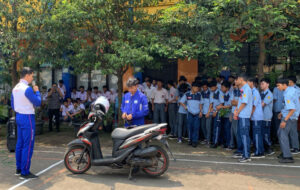 Tips Berkendara Motor Yang Aman Bagi Anak Sekolah