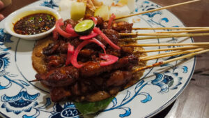 Menu sate ayam Estianti Restoran Restoe Boemi Dewa 19 Menu sate ayam Estianti Restoran Restoe Boemi Dewa 19