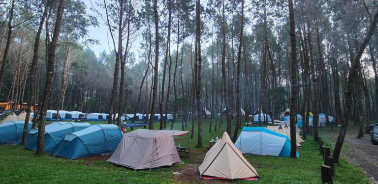 9 Rekomendasi Tempat Wisata Camping Seru di Lembang Bandung 2023 untuk Liburan Outdoor, Lengkap dengan Harga Tiket Masuk