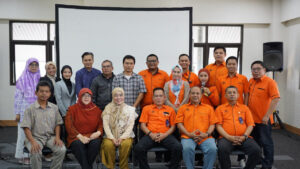 PT Pos Indonesia Kolaborasi dengan Unpad Berikan Program Pemberdayaan Desa Mandiri dan Ketahanan Pangan di Desa Cilembu Sumedang