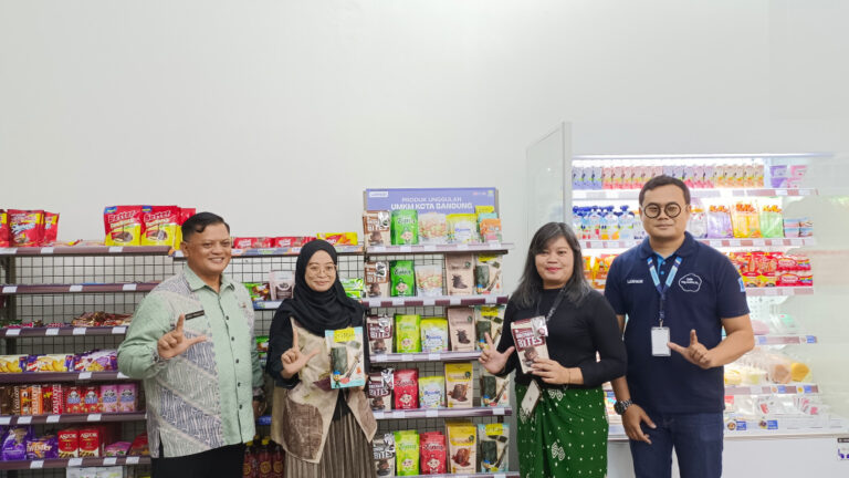 Dukung Perekonomian Daerah, Lawson Pasarkan Produk UMKM Berkualitas Kota Bandung