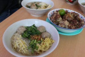 Bakso Sedjahtera, Rekomendasi Wisata Kuliner Bakso di Kawasan Bandung Timur dengan Menu Bakso Meledak