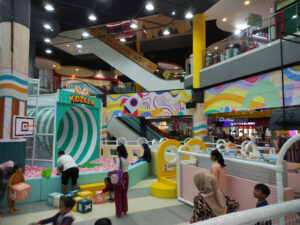 Kidzilla Ujung Berung Town Square (Ubertos) Bandung Hadir dengan Konsep Baru, Lebih Fun Bermain Sambil Belajar Kidzilla Ujung Berung Town Square (Ubertos) Bandung Hadir dengan Konsep Baru, Lebih Fun Bermain Sambil Belajar