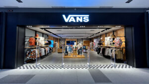 Resmikan Gerai ke-30 di Indonesia, Vans Kini Hadir di Summarecon Mall Bandung dengan Nuansa Modern
