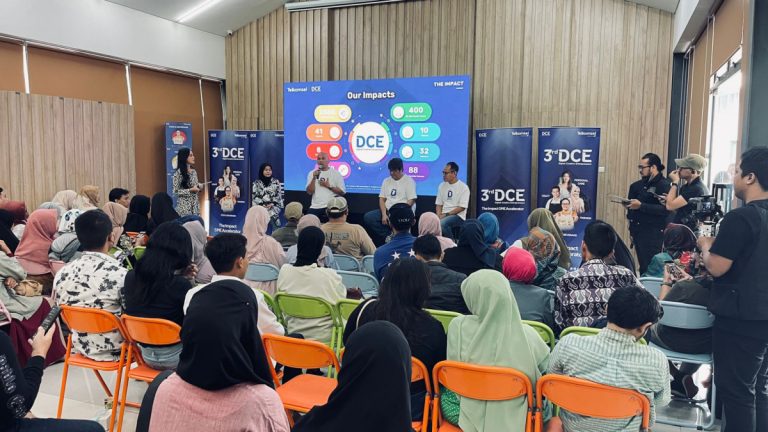 Kebut Digitalisasi, Telkomsel Gelar Lokakarya Roadshow  3rd Digital Creative Entrepreneurs (DCE)  Di Kota Bandung Untuk Tingkatkan Brand dan Bisnis UKM