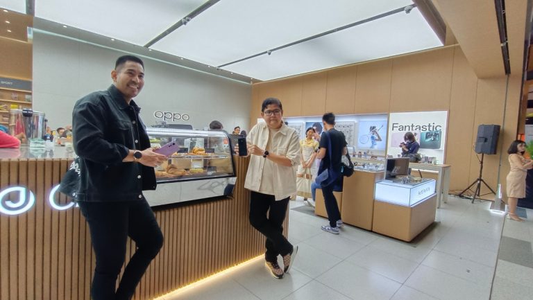 OPPO Experience Store Hadir di Summarecon Mall Bandung, Ada Toko Buku dan Cafenya Loh!