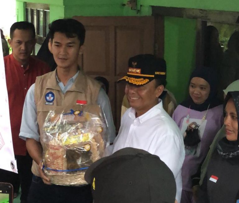 Dorong Kesejahteraan Ekononomi Desa, Mahasiswa Unisa Bandung Bentuk Paguyuban UMKM di Desa Conggeang Wetan Sumedang