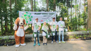 Rayakan Hari Jadi, Swiss-Belresort Dago Heritage dan Zest Sukajadi Bandung Tanam 141 Pohon di Tahura Bandung Rayakan Hari Jadi, Swiss-Belresort Dago Heritage dan Zest Sukajadi Bandung Tanam 141 Pohon di Tahura Bandung
