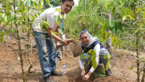Peringati Hari Owa Sedunia, Bio Farma Gelar Employee Engagement untuk Peresmian Suaka Owa dan Penanaman Pohon di Gambung