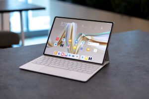 Inilah Harga terbaru Laptop HUAWEI MatePad Pro 12.2 Inch: Laptop yang Dilengkapi Layar Tandem OLED PaperMatte Terbaik dan Keyboard Terobosan Terbaru