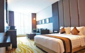 Kamar hotel di Grand Tjokro Bandung