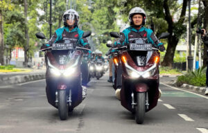 Komunitas Honda PCX Bandung Gelar Community Gathering di Gedung Sate Komunitas Honda PCX Bandung Gelar Community Gathering di Gedung Sate