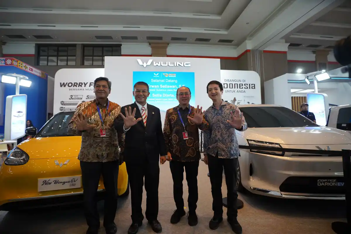 Wuling Perkenalkan New BinguoEV dan Menampilkan Darion di Ajang GIIAS Bandung 2025