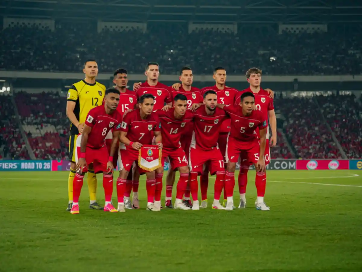 Laga seru lima gol mewarnai Arab Saudi vs Indonesia. Garuda kalah 2-3 namun peluang ke Piala Dunia 2026 masih bisa diperjuangkan