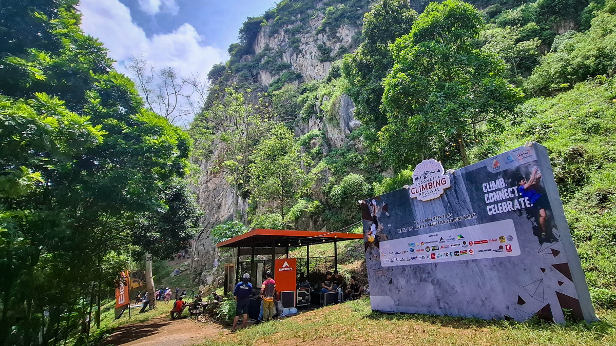 Merawat dan Menjaga Tebing Karst Citatah 125, Langkah EIGER untuk Warisan Panjat Tebing Indonesia