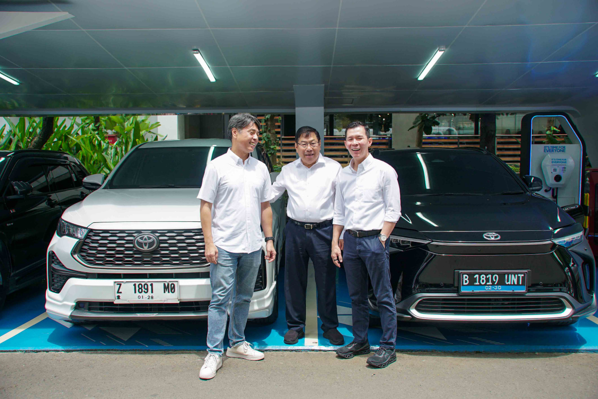 Fasilitas Toyota Privilege Parking dan Charging Hadir di Kawasan Hypersquare Paskal, Bandung, Jawa Barat, Komitmen Toyota Memperluas Dukungan kepada Mobilitas Kendaraan Elektrifikasi