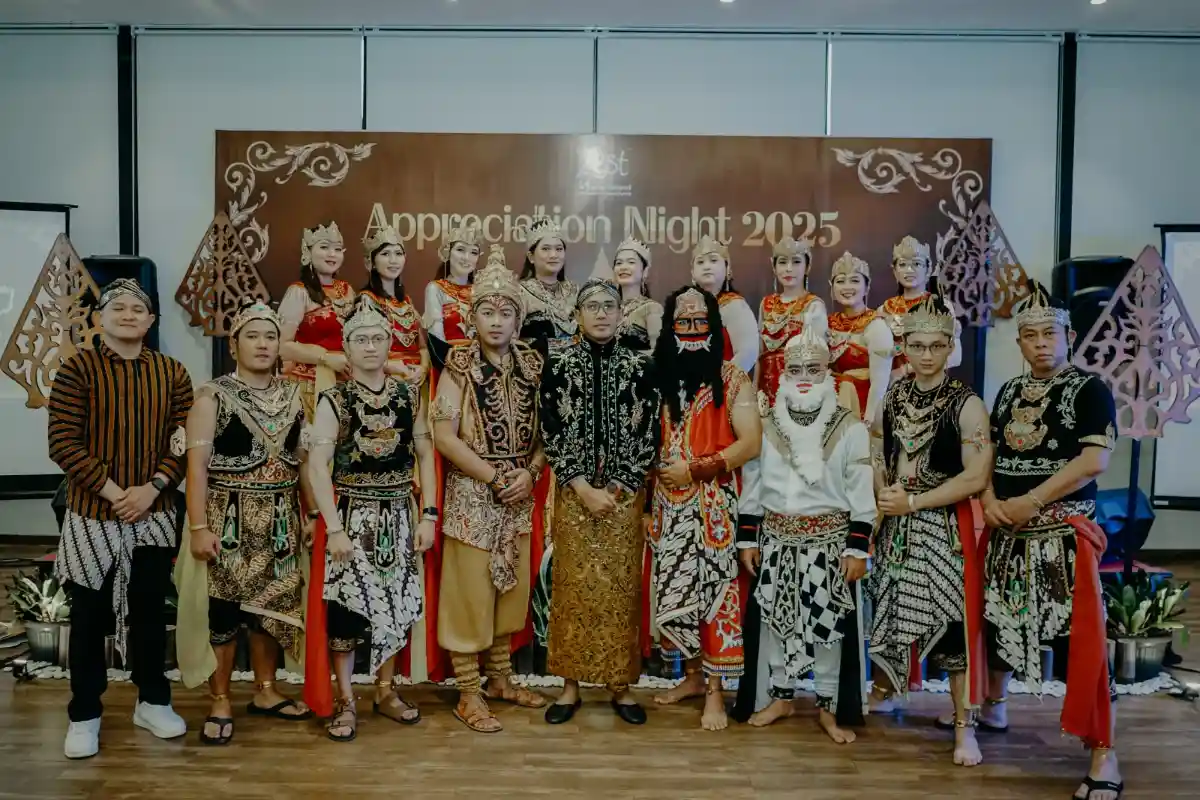Zest Hotel Sukajadi Bandung Hadirkan Appreciation Night Bernuansa Tradisional di Clementine Rooftop