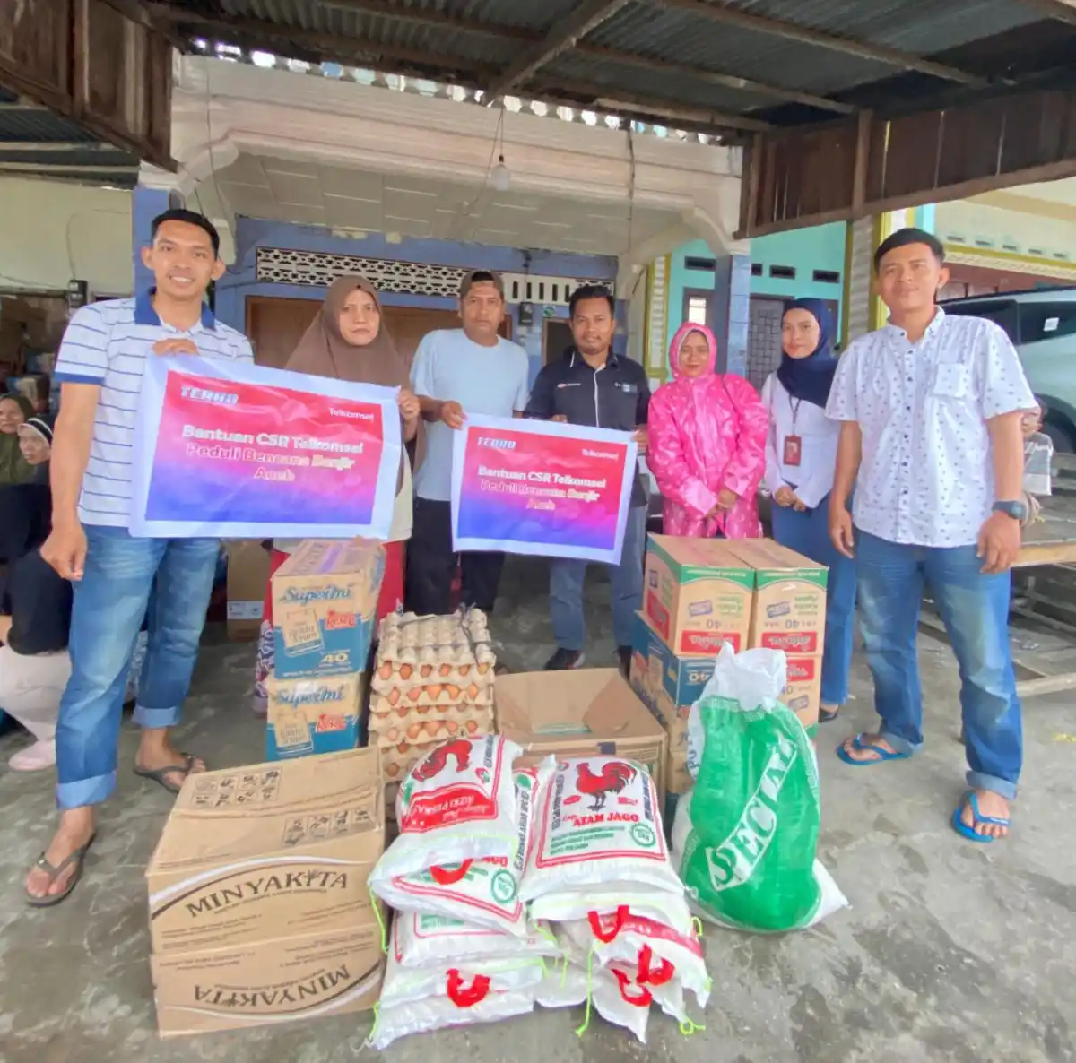 Telkomsel Salurkan Bantuan Sosial dan Percepatan Pemulihan Jaringan di Aceh, Sumatera Utara, dan Sumatera Barat