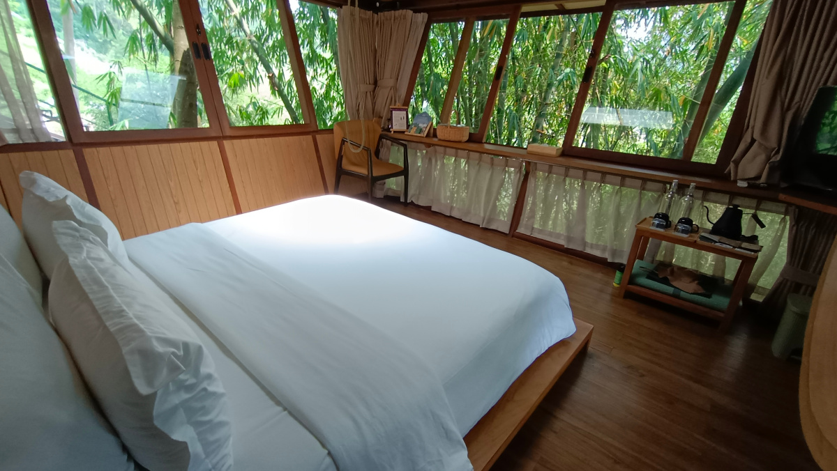 Liburan Akhir Tahun Chanaya Resort Hadirkan Enchanted Forest: Video Booth 'Invisibility Cloak' hingga Wizard Market
