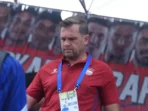 PERSIB Bandung kalah 0-2 dari Malut United. Igor Tolic menilai kelelahan akibat jadwal padat dan perjalanan jauh mempengaruhi performa tim