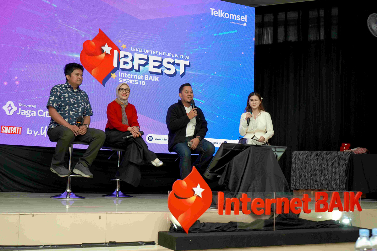Level Up The Future with AI! Internet BAIK Festival (IBFEST) Series 10 Hadir di 4 Kota, Telkomsel Siap Cerahkan Literasi AI Generasi Muda Indonesia