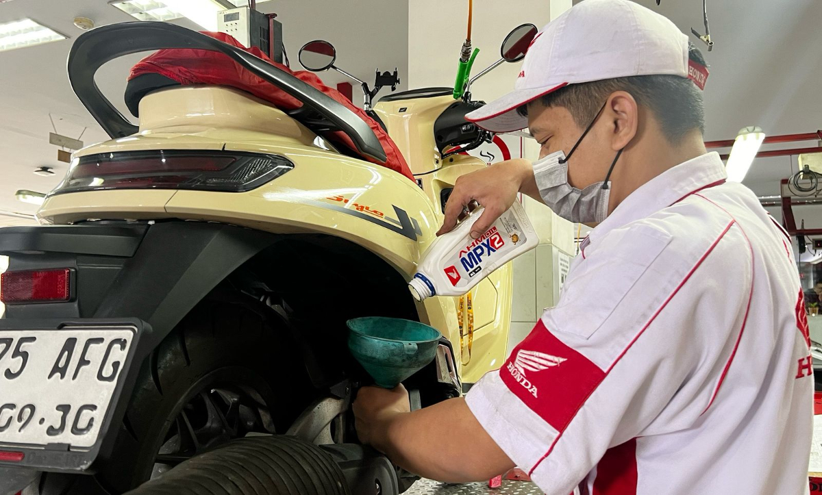 Ganti Oli Tepat Waktu, Rahasia Performa Mesin Motor Honda Tetap Optimal