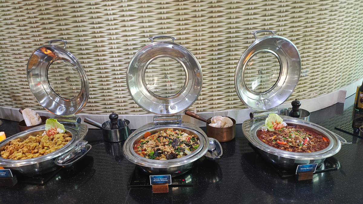 HARRIS Ciumbuleuit Bandung Hadirkan Ramadan Kalcer Bukber Sawaregna! Pengalaman Iftar Kuliner Lokal yang Ceria dan Rame-Rame