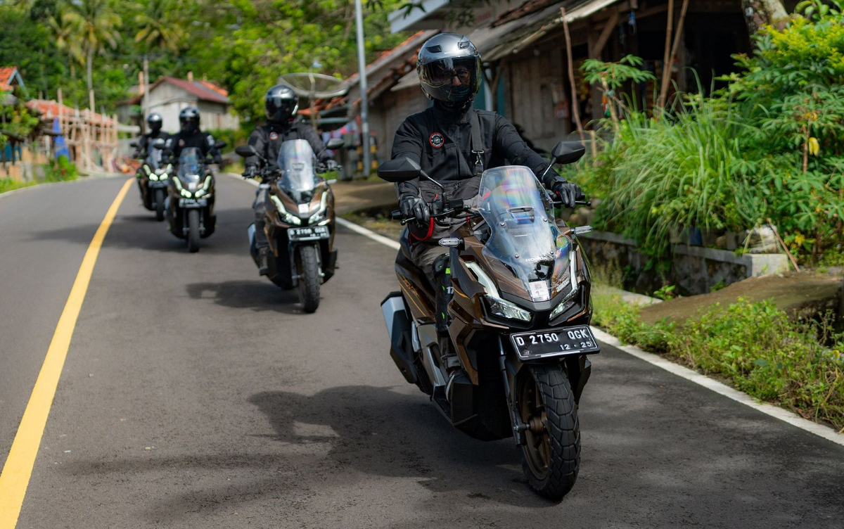 Gunakan Rem Depan Hanya Saat Motor Lurus dan Tegak Agar Berkendara Lebih Aman