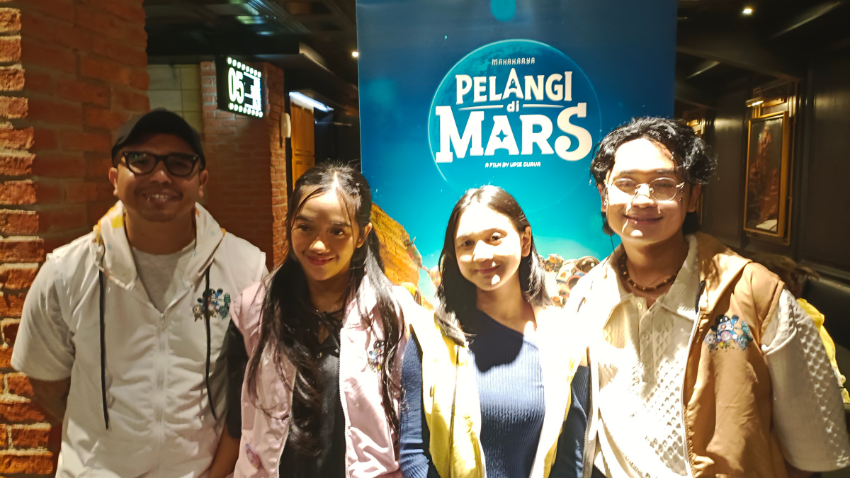 Screening film Pelangi di Mars di CGV 23 Paskal Bandung disambut antusias keluarga. Film sci-fi anak Indonesia ini hadir dengan teknologi XR dan visual spektakuler.