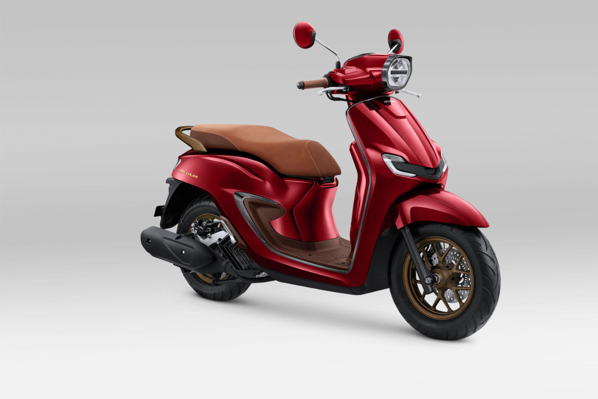 Honda Stylo 160 Kini Punya Warna Baru Burgundy, Skutik Retro Modern Makin Stylish di Jalan