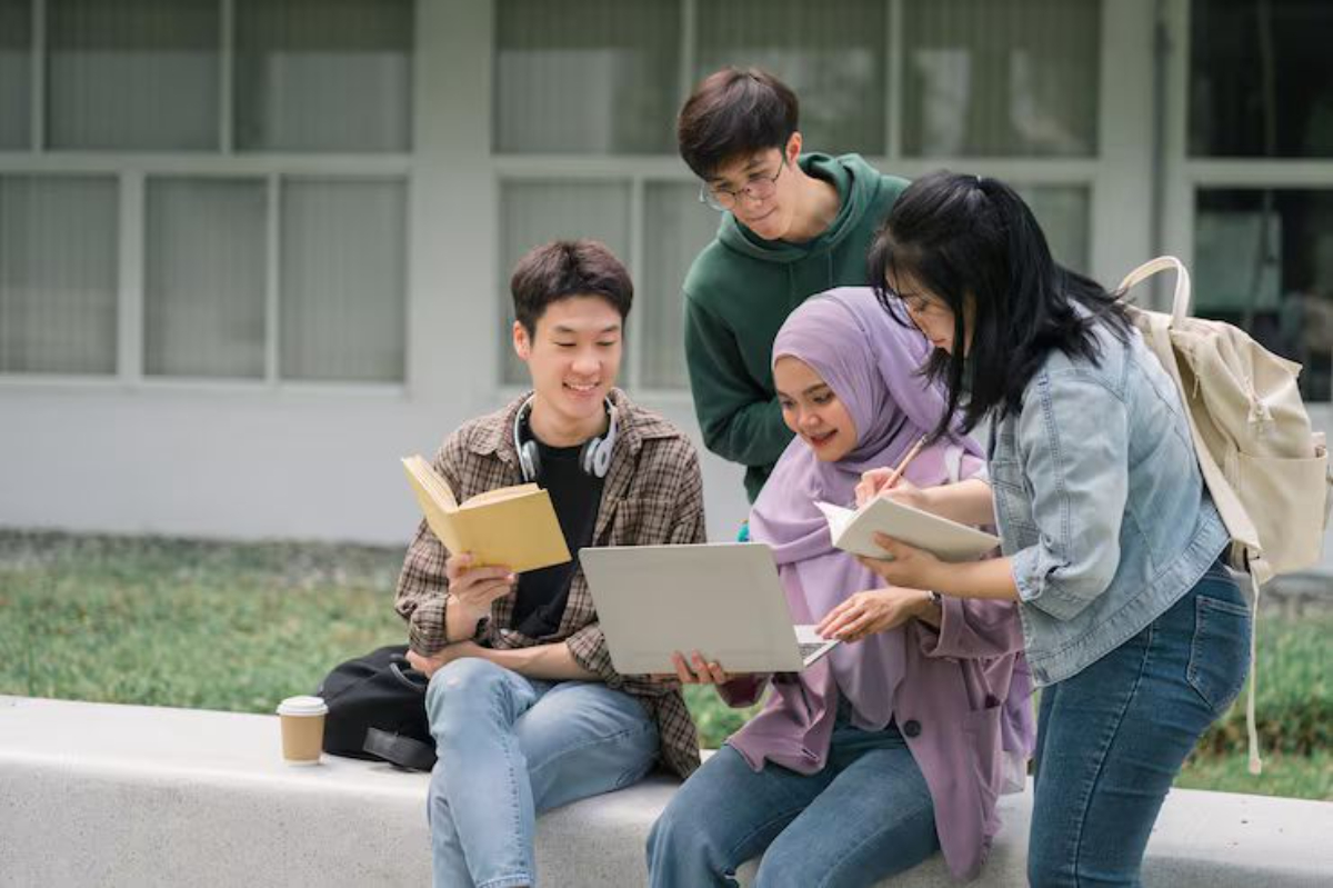 Gelar Akademik Bukan Lagi Jaminan: Pergeseran Cara Pandang Orang Tua Pasca Pengumuman SNBP 2026