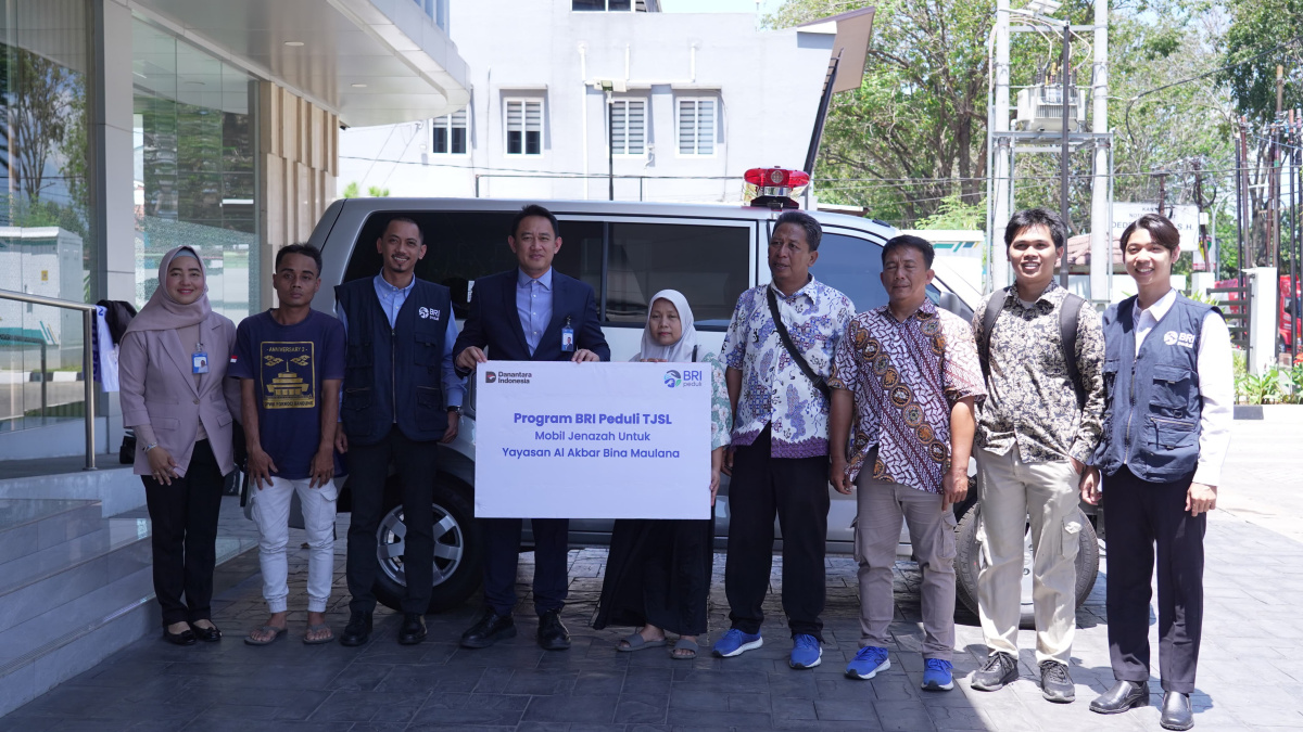 Respons Inisiatif Masyarakat, BRI Cabang Cirebon Gunung Jati Serahkan Bantuan Mobil Jenazah kepada Yayasan Al Akbar Bina Maulana
