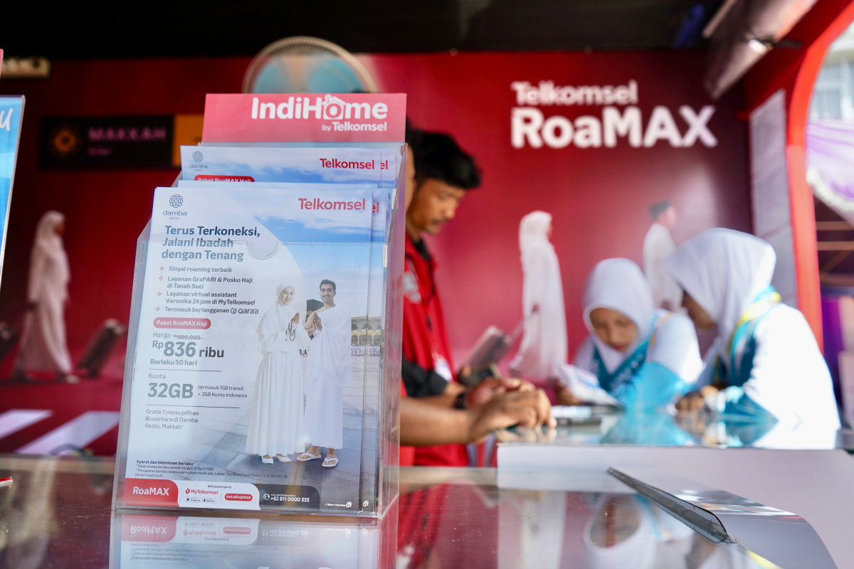 Jemaah Haji dari Kloter Jawa Barat Makin Tenang Beribadah Pakai RoaMAX Haji Telkomsel, Kuota Hingga 42GB, termasuk 2GB di Indonesia + 1GB di 13 Negara Transit