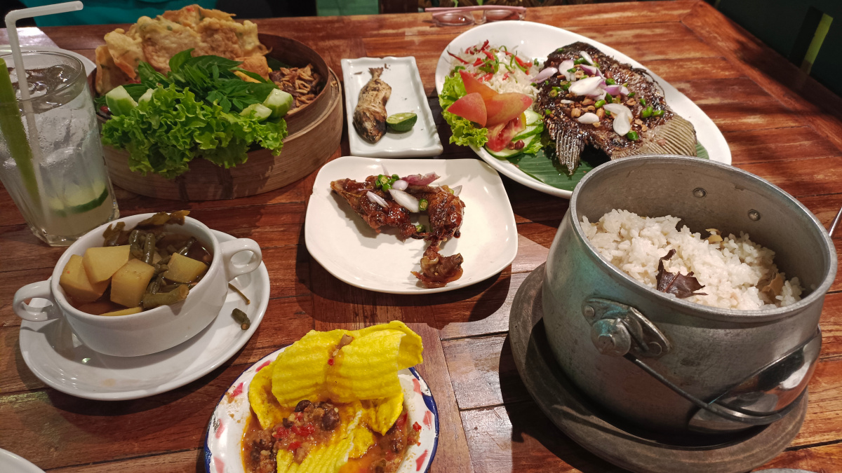 Rumah makan sunda Warung Cepot