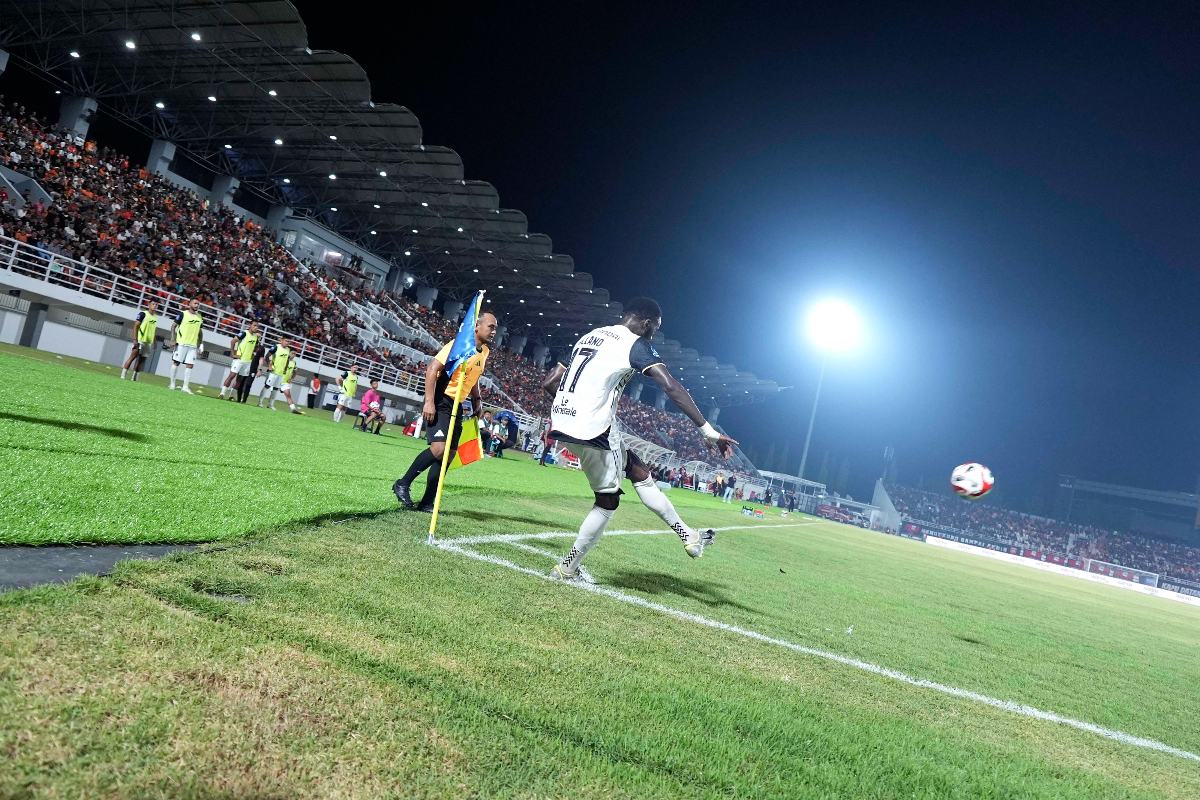 Persija Persib pindah venue, Stadion Segiri Samarinda, alasan keamanan Persija vs Persib, Super League Indonesia