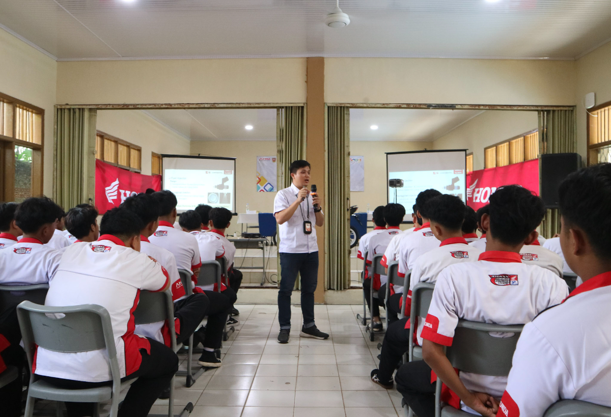 Astra Honda Berbagi Ilmu Dorong Peningkatan Kompetensi Siswa SMK Teratai Putih Global 4 Bekasi