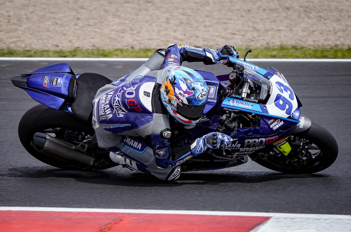 Mencapai starting grid 22 setelah menjalani superpole Jumat, Arai Agaska mampu mengeluarkan performa lebih baik untuk menggapai poin pertamanya.