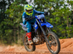 Night Race Perdana Shell BLU CRU Yamaha Enduro Challenge, Sambangi Kalimantan Barat
