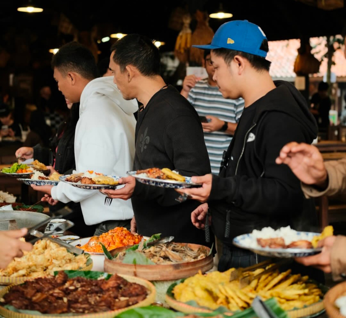 Tempat makan bandung favorit wisatawan luar kota, salah satunya dumuk Bareto. Foto: ig@dumukbareto
