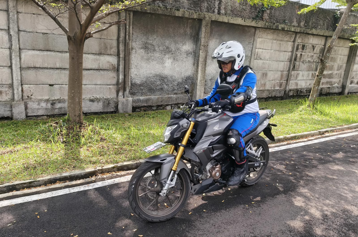 Pentingnya Chest Protector sebagai Perlindungan Tambahan Saat Berkendara Jarak Jauh