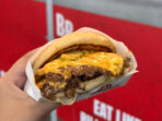 23 Paskal Hadirkan Bobby’s Burger Pop-Up Store Pertama di Bandung, Lengkapi Pengalaman Liburan dengan Kuliner dan Aktivasi Interaktif