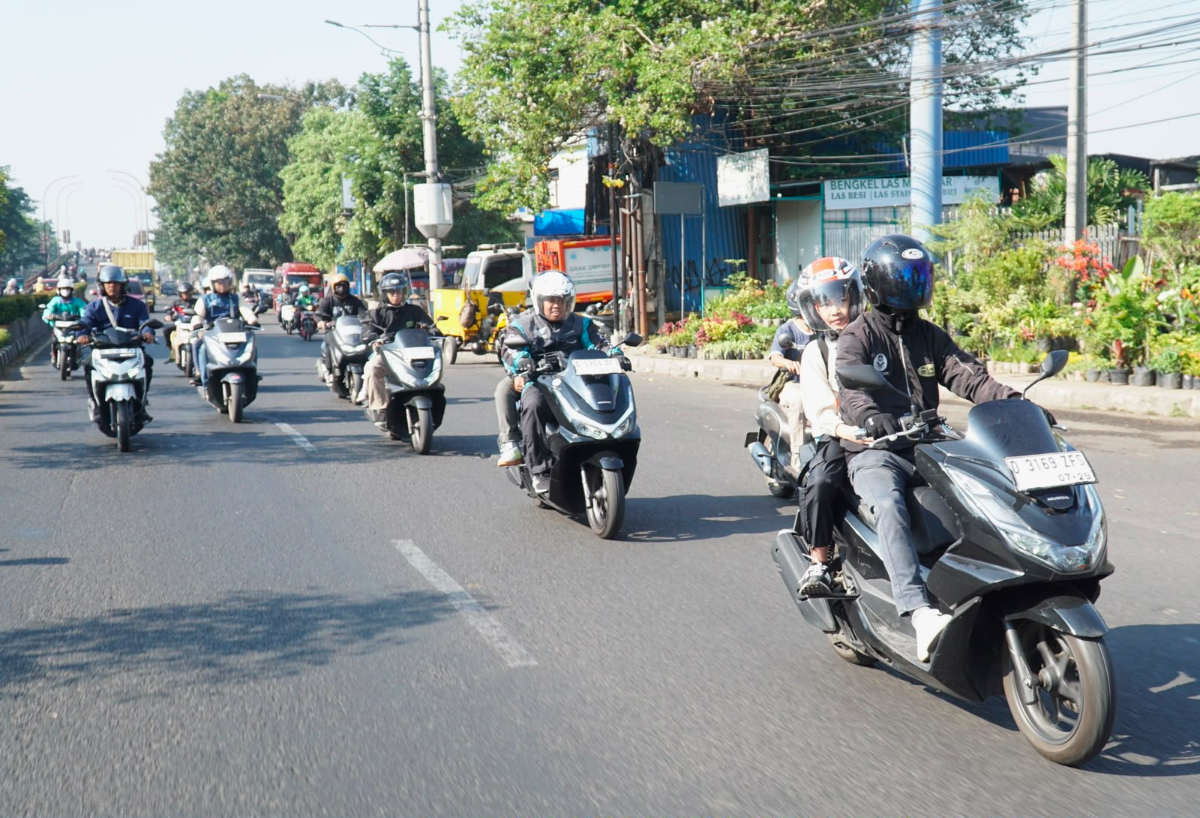 Utamakan Keselamatan Buah Hati, Simak Tips Aman Membonceng Anak dengan Sepeda Motor