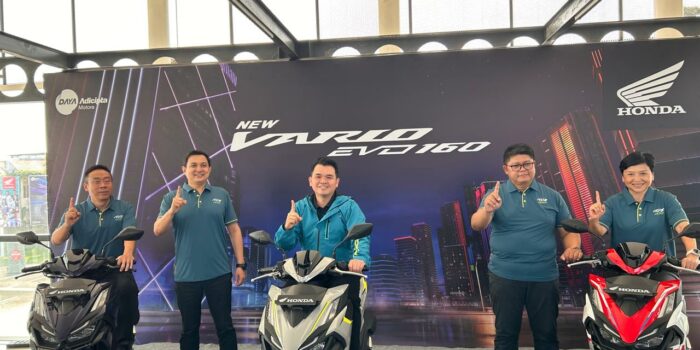 New Honda Vario Evo 160 resmi meluncur di Jawa Barat. Simak harga OTR Bandung, spesifikasi, fitur USB Type-C, dan pilihan warnanya.
