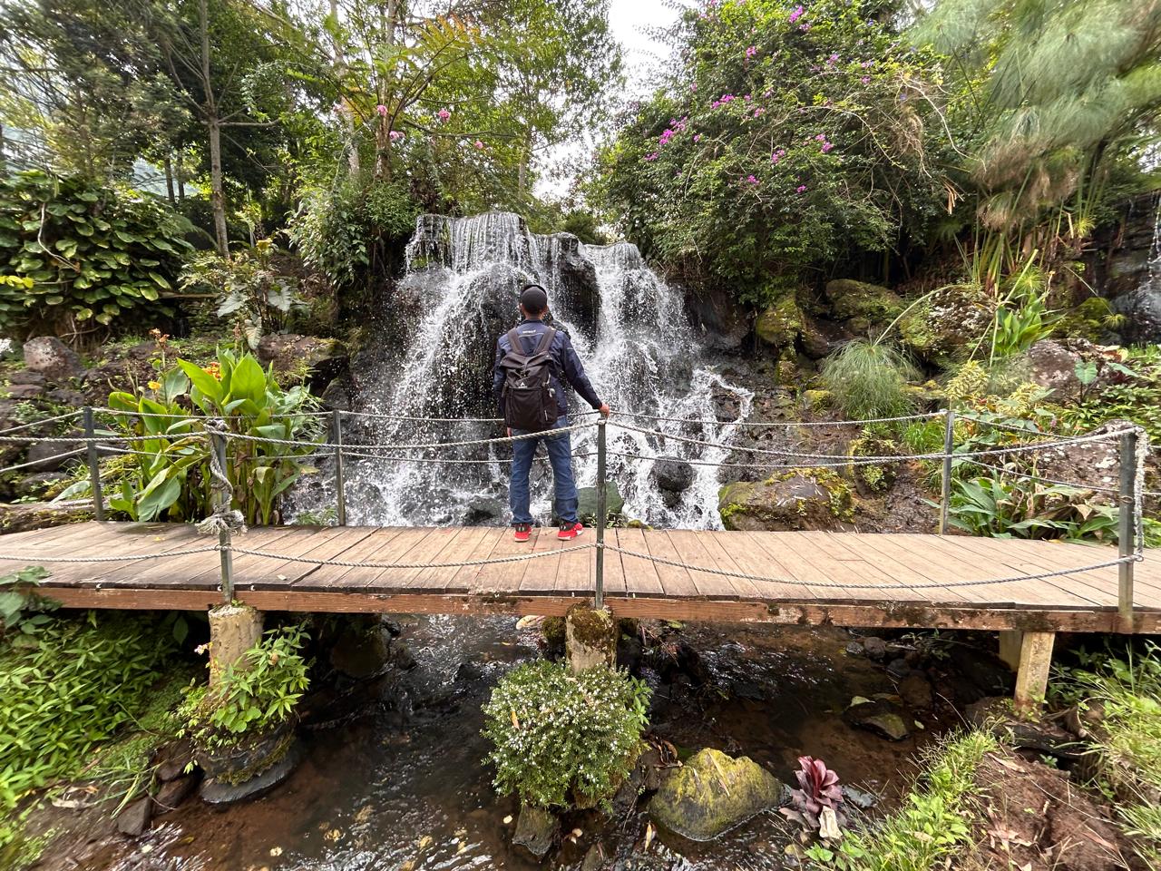 Tempat wisata Bandung Ecopark Curug Tilu Ciwidey